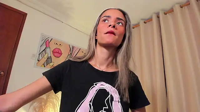 SkiinnyAna online show from 02-01-26, 07:34