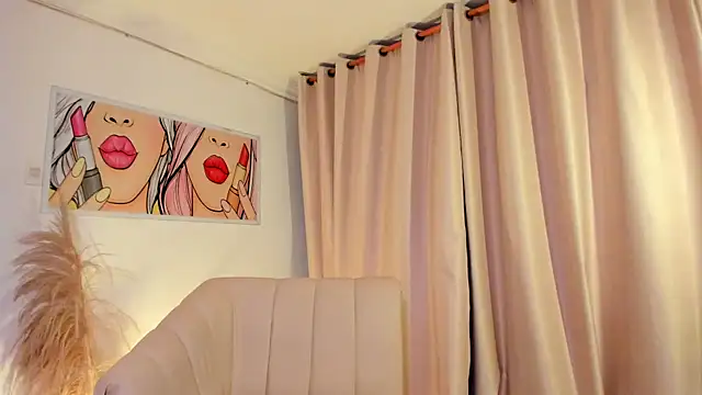 SkiinnyAna online show from 12-03-25, 07:35