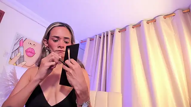 SkiinnyAna online show from 03-26-26, 07:34