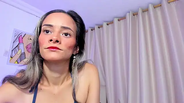 Snapshot of SkiinnyAna chatting on 07-16-26, 07:33 SkiinnyAna online show from 07-16-26, 07:33