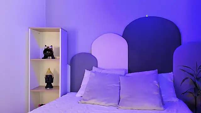 TaraCarson online show from 10-30-25, 02:54