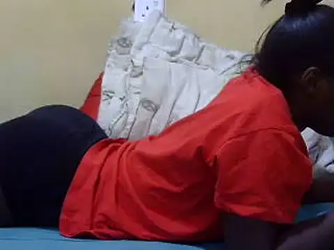 Snapshot of sweet_lily2 chatting on 03-20-25, 04:31 sweet lily2 online show from 03-20-25, 04:31