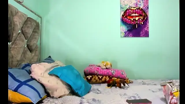 Evilmichellts1 online show from 10-31-25, 03:41