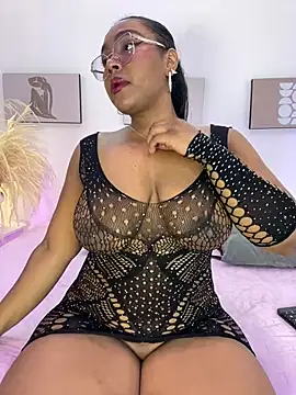 Esmeralda Duarte online show from 05-16-26, 04:00