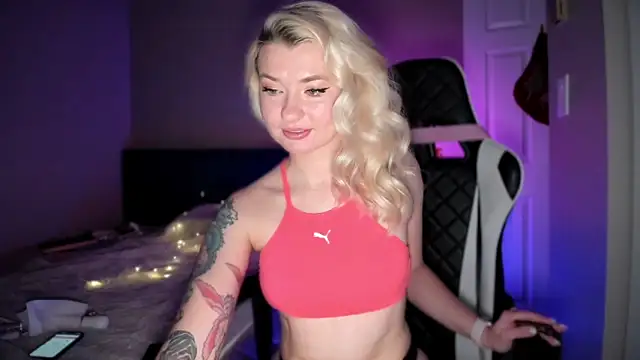 Snapshot of Anour_amour chatting on 01-14-25, 03:22 Anour amour online show from 01-14-25, 03:22