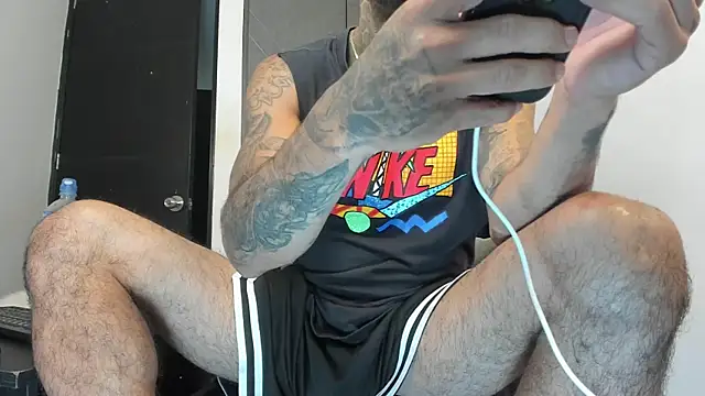 Snapshot of sergiio_mesa27 chatting on 10-14-25, 02:17 sergiio mesa27 online show from 10-14-25, 02:17