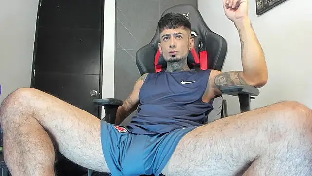 Snapshot of sergiio_mesa27 chatting on 10-11-25, 01:01 sergiio mesa27 online show from 10-11-25, 01:01
