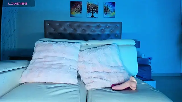 Lissalittlee online show from 02-19-26, 07:55