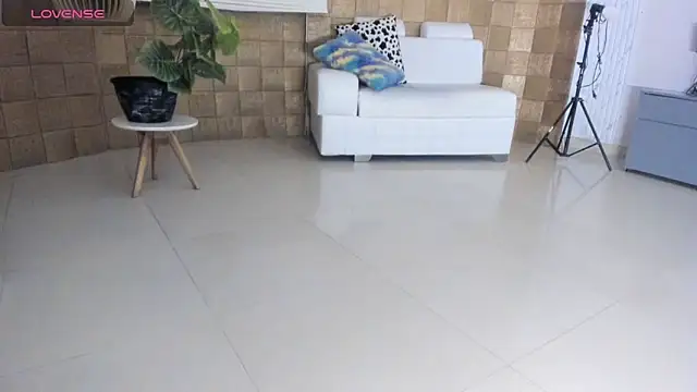 Lissalittlee online show from 11-13-25, 08:02