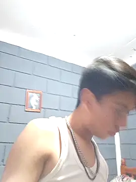 Snapshot of ElGiyuu25 chatting on 02-05-26, 01:23 ElGiyuu25 online show from 02-05-26, 01:23