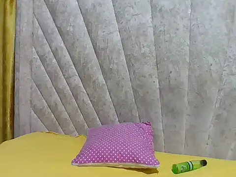 Snapshot of Sexy_Villagegal chatting on 04-01-26, 04:37 Sexy Villagegal online show from 04-01-26, 04:37