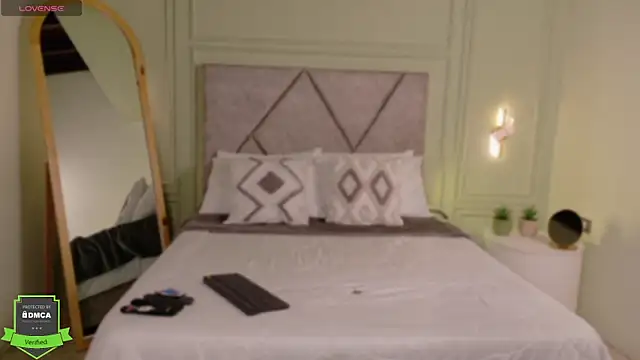  Miss Kimm online show from 04-20-26, 01:13