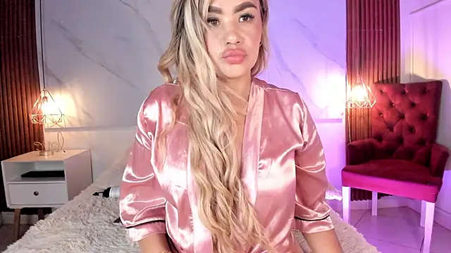 Snapshot of agatha_zc chatting on 03-20-25, 05:47 agatha zc online show from 03-20-25, 05:47