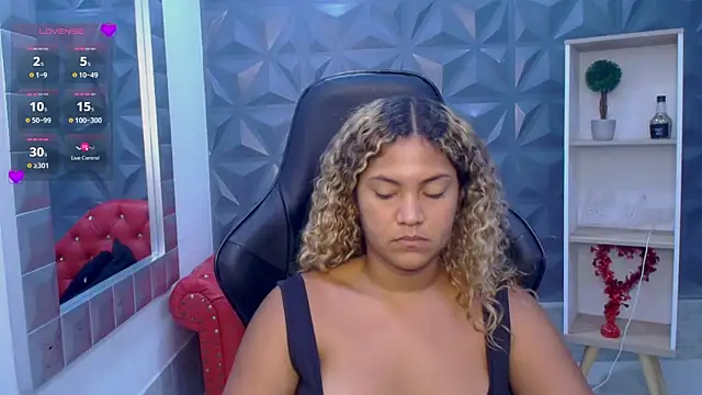 Cristal War online show from 04-15-26, 03:34