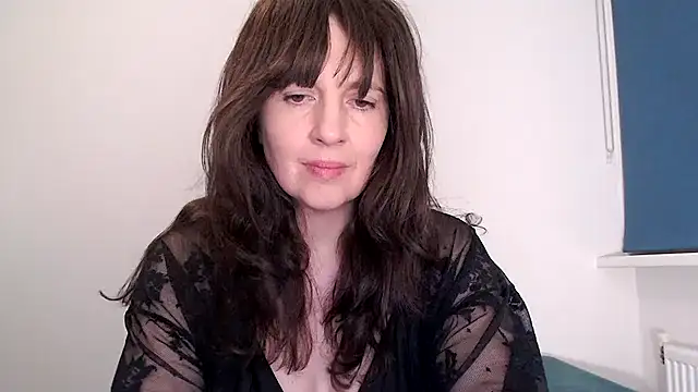 Snapshot of Ella_Next_Door chatting on 02-21-26, 10:12 Ella Next Door online show from 02-21-26, 10:12