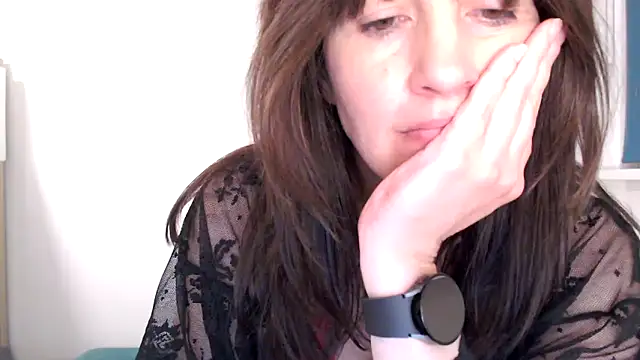 Ella Next Door online show from 04-06-26, 08:54