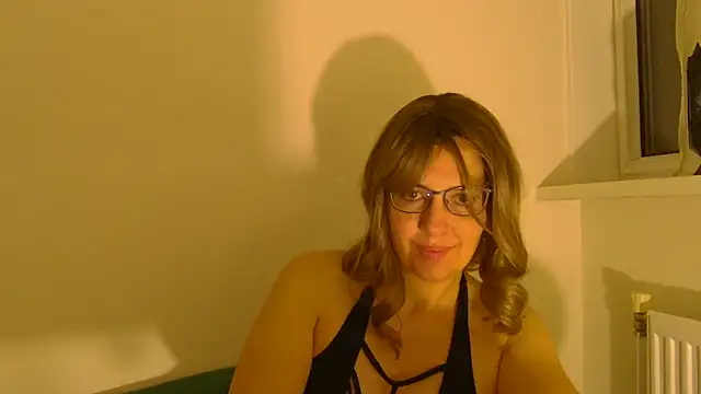 Ella Next Door online show from 09-29-25, 10:04