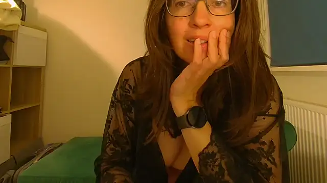 Ella Next Door online show from 05-06-26, 08:57