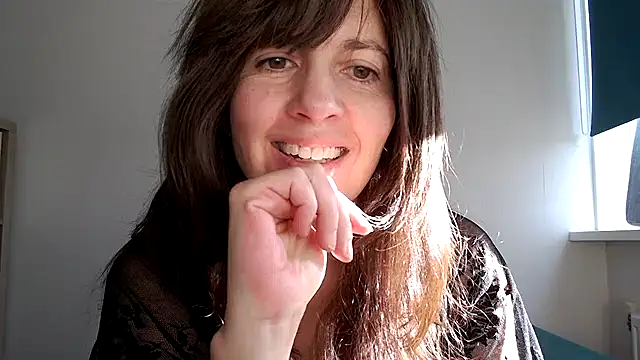 Snapshot of Ella_Next_Door chatting on 03-02-26, 08:54 Ella Next Door online show from 03-02-26, 08:54