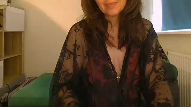 Ella Next Door online show from 05-04-26, 07:22