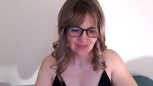 Ella Next Door online show from 09-25-25, 08:59