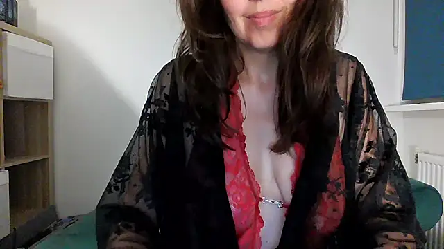 Snapshot of Ella_Next_Door chatting on 06-14-26, 10:11 Ella Next Door online show from 06-14-26, 10:11
