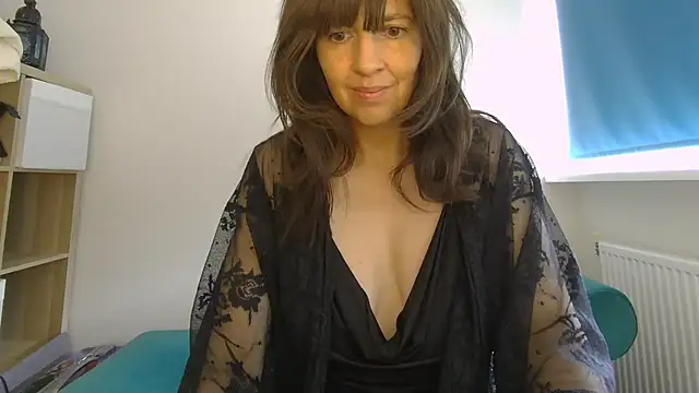 Ella Next Door online show from 05-15-26, 09:18