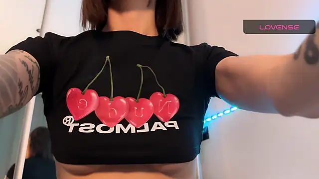 ellie miu online show from 11-18-25, 07:17