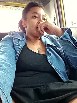 Selket11 online show from 11-30-25, 03:24