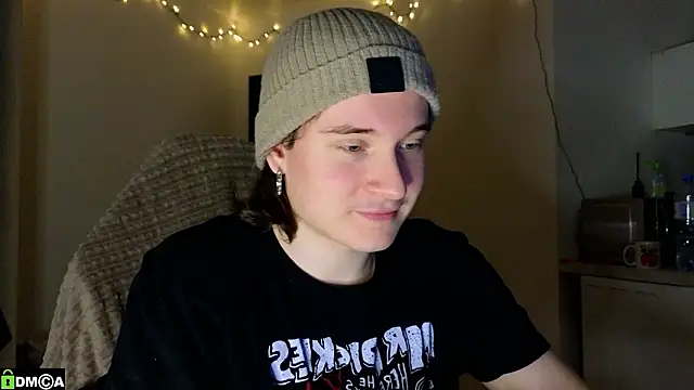 Snapshot of MoreRealAlex chatting on 02-10-26, 08:30 MoreRealAlex online show from 02-10-26, 08:30