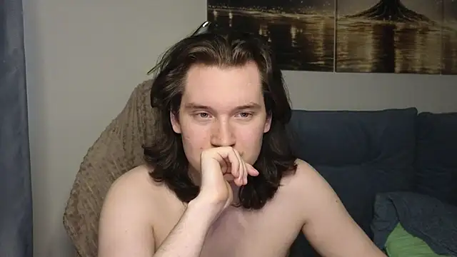 Snapshot of MoreRealAlex chatting on 04-29-26, 05:33 MoreRealAlex online show from 04-29-26, 05:33