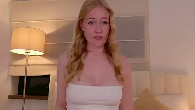 JuliaJaee online show from 04-21-26, 06:03