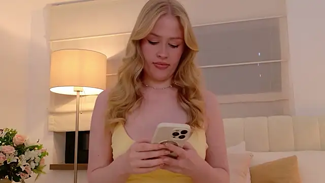 JuliaJaee online show from 06-07-26, 05:07