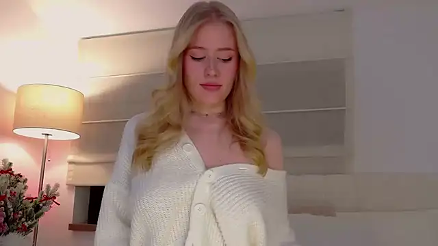 JuliaJaee online show from 01-06-26, 06:01