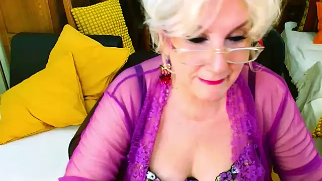 Snapshot of GattonaBiondona chatting on 09-12-25, 08:47 GattonaBiondona online show from 09-12-25, 08:47