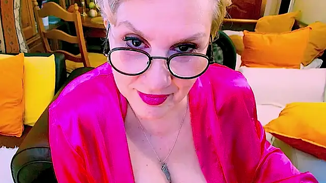 Snapshot of GattonaBiondona chatting on 05-12-26, 07:49 GattonaBiondona online show from 05-12-26, 07:49