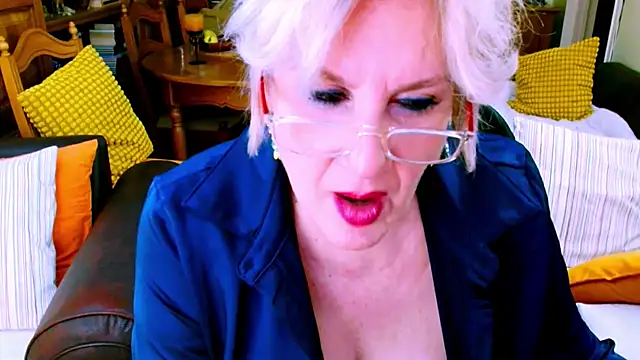 Snapshot of GattonaBiondona chatting on 10-04-25, 08:05 GattonaBiondona online show from 10-04-25, 08:05