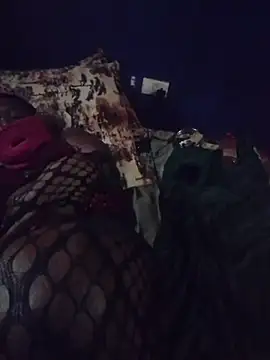 Freaky Vannahs online show from 10-24-25, 04:44