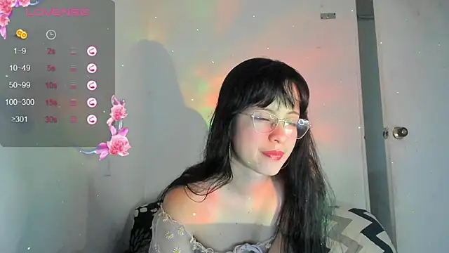 Snapshot of lolacute69 chatting on 10-09-25, 06:52 lolacute69 online show from 10-09-25, 06:52