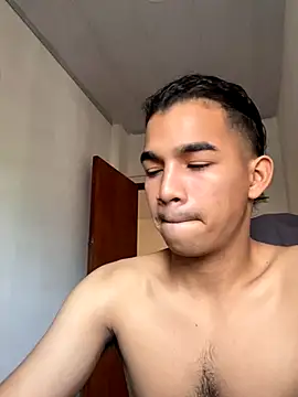 Snapshot of Boypolla11 chatting on 11-13-25, 12:53 Boypolla11 online show from 11-13-25, 12:53