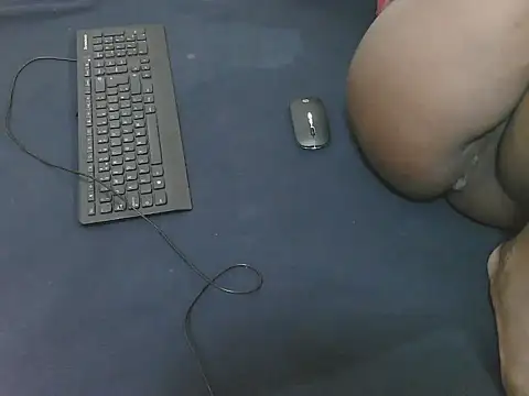 lella-0 online show from 02-11-26, 05:46