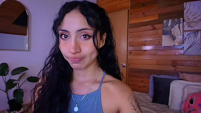 amber curly online show from 04-21-26, 08:37