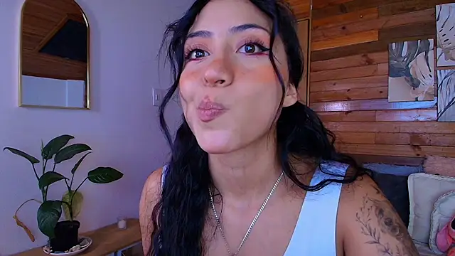 amber curly online show from 06-01-26, 08:41