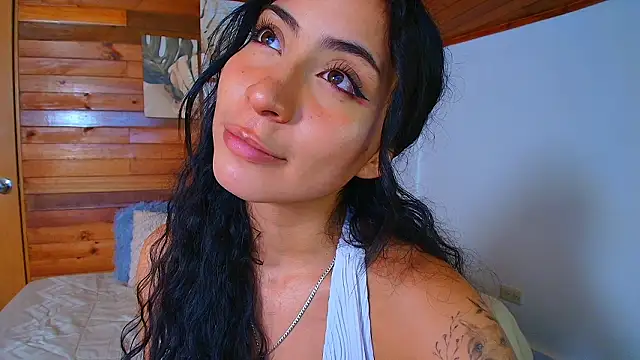 amber curly online show from 03-26-26, 05:33