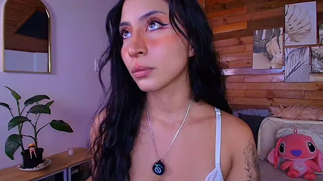 Snapshot of amber_curly chatting on 07-15-26, 09:44 amber curly online show from 07-15-26, 09:44