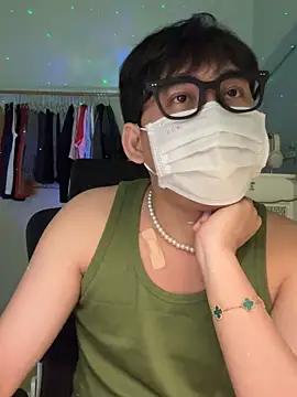 Snapshot of MinhTuanLive chatting on 03-20-25, 03:47 MinhTuanLive online show from 03-20-25, 03:47