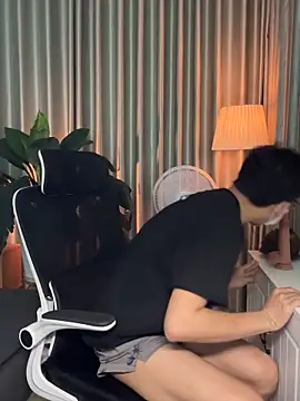 Snapshot of MinhTuanLive chatting on 03-28-26, 05:30 MinhTuanLive online show from 03-28-26, 05:30