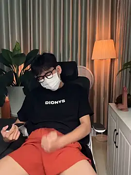 Snapshot of MinhTuanLive chatting on 03-27-26, 11:00 MinhTuanLive online show from 03-27-26, 11:00