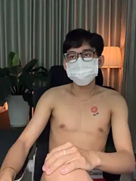 Snapshot of MinhTuanLive chatting on 02-21-26, 08:05 MinhTuanLive online show from 02-21-26, 08:05