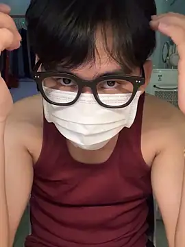 Snapshot of MinhTuanLive chatting on 03-19-25, 10:33 MinhTuanLive online show from 03-19-25, 10:33